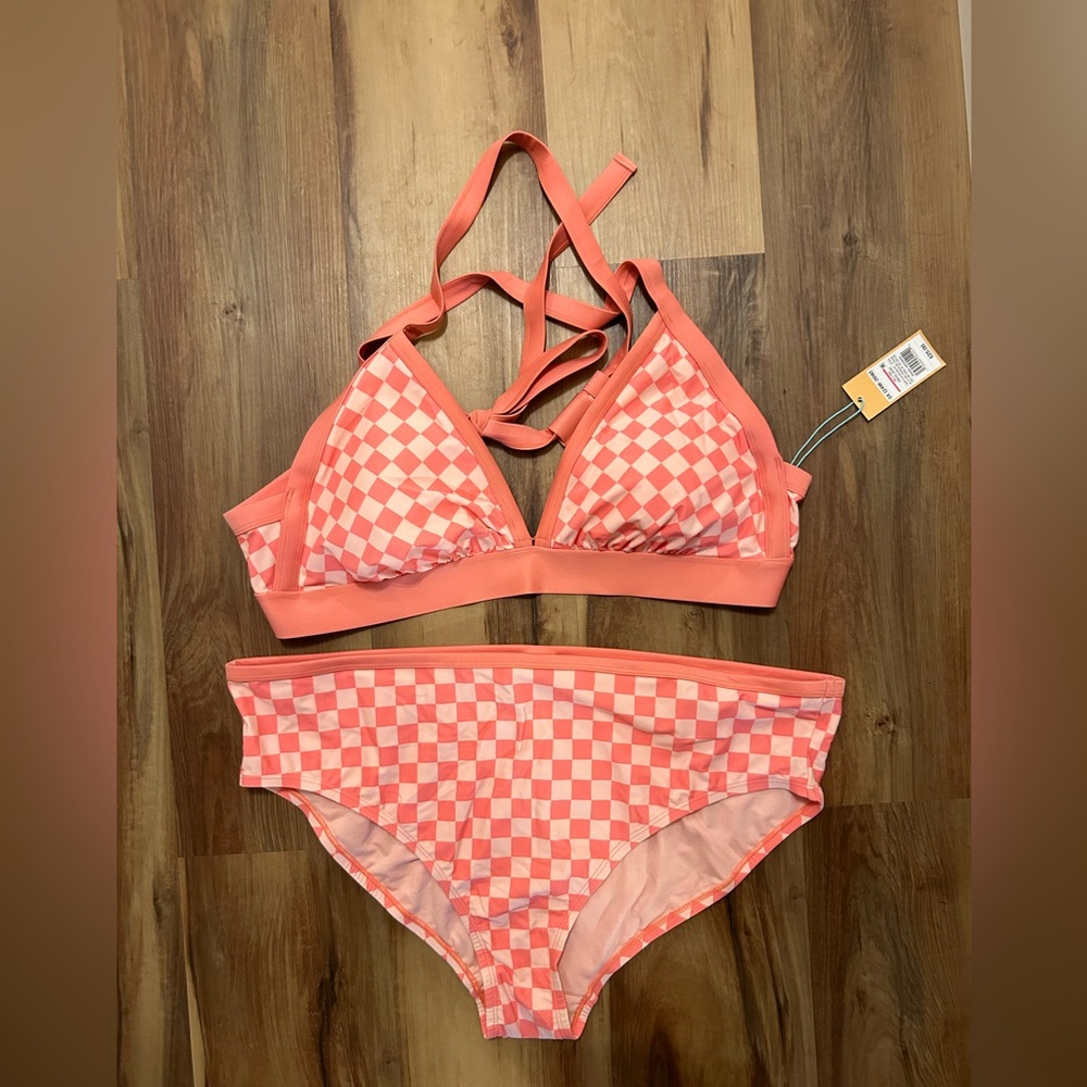 Checkered High waisted bikini. NWT. 3X top 2x bottom